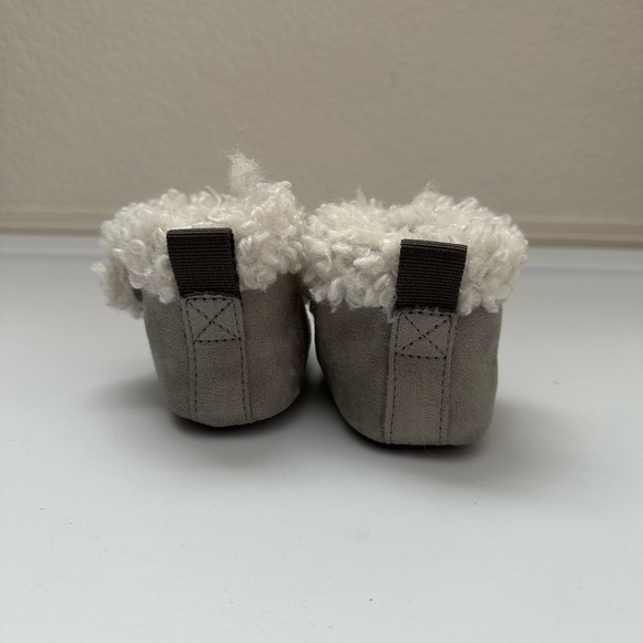 Baby UGG booties Size 2/3 - Picture 4 of 11